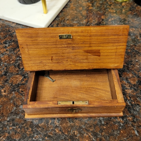 Vintage Book Shaped Box with Brass Indian Rosewood Keepsake Box mid century - Picture 4 of 8